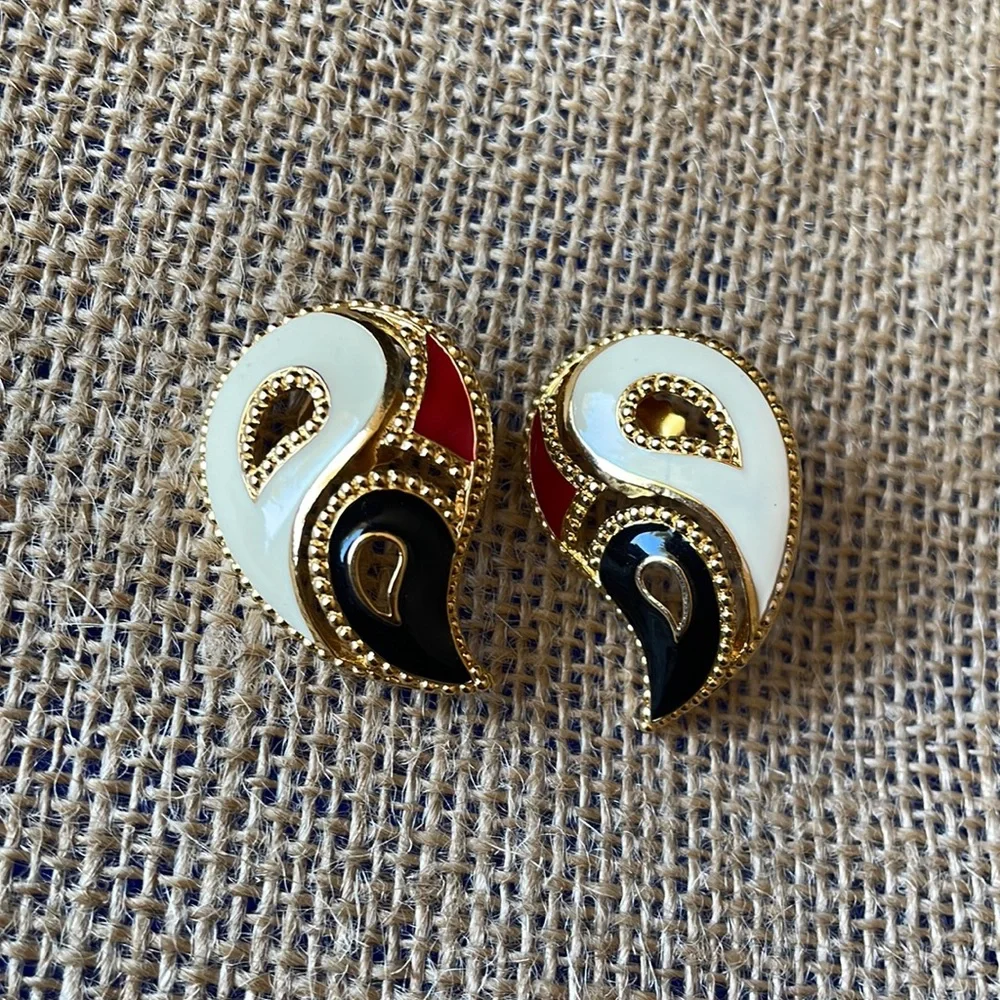 Vintage Avon earrings